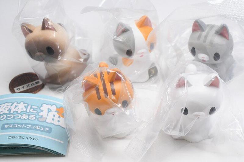 液体になりつつある猫 マスコットフィギュア